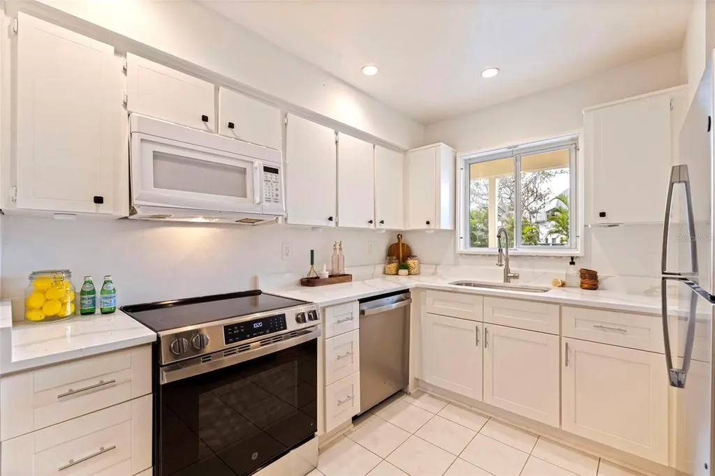 4480 Overlook Drive NE St Petersburg FL 33703