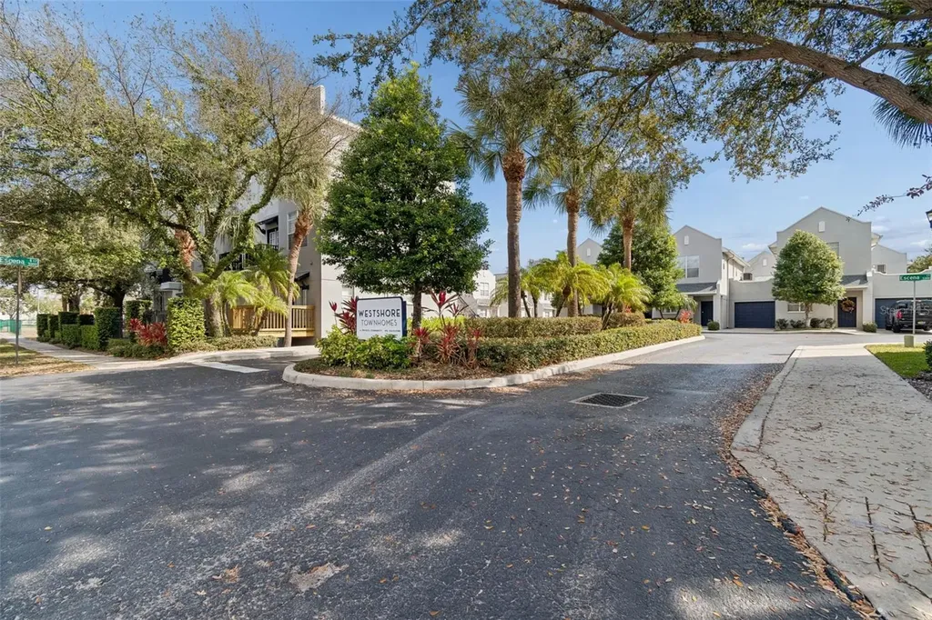 5321 Escena Court Tampa FL 33611