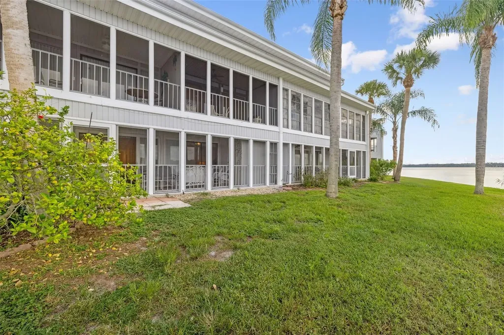 125 River Bend Place Welaka FL 32193