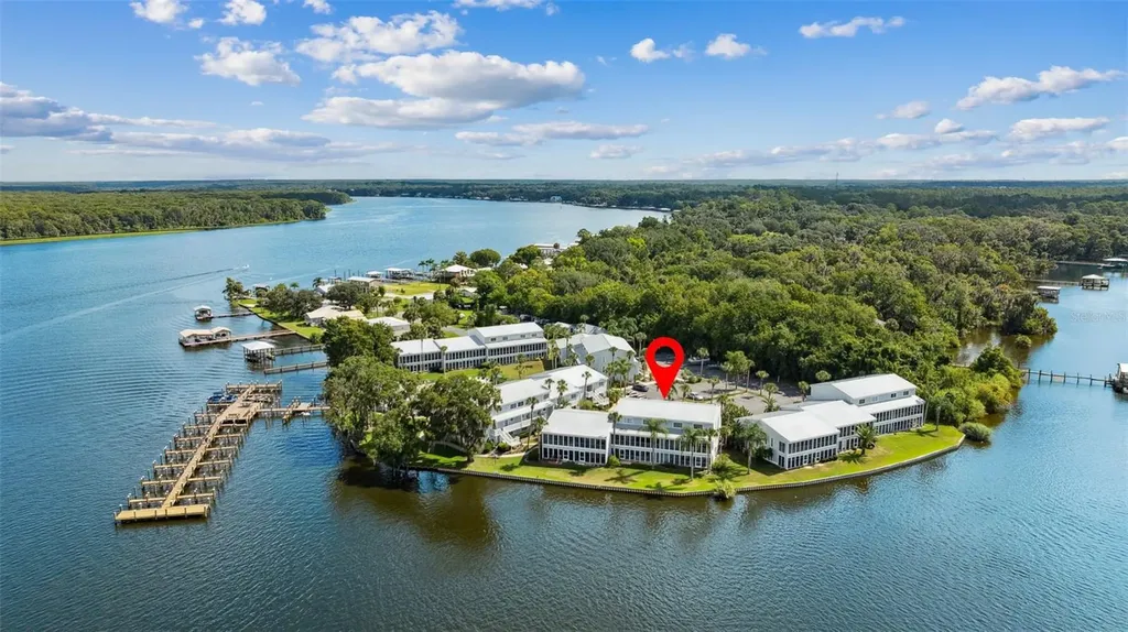 125 River Bend Place Welaka FL 32193