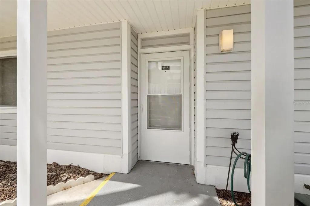 125 River Bend Place Welaka FL 32193