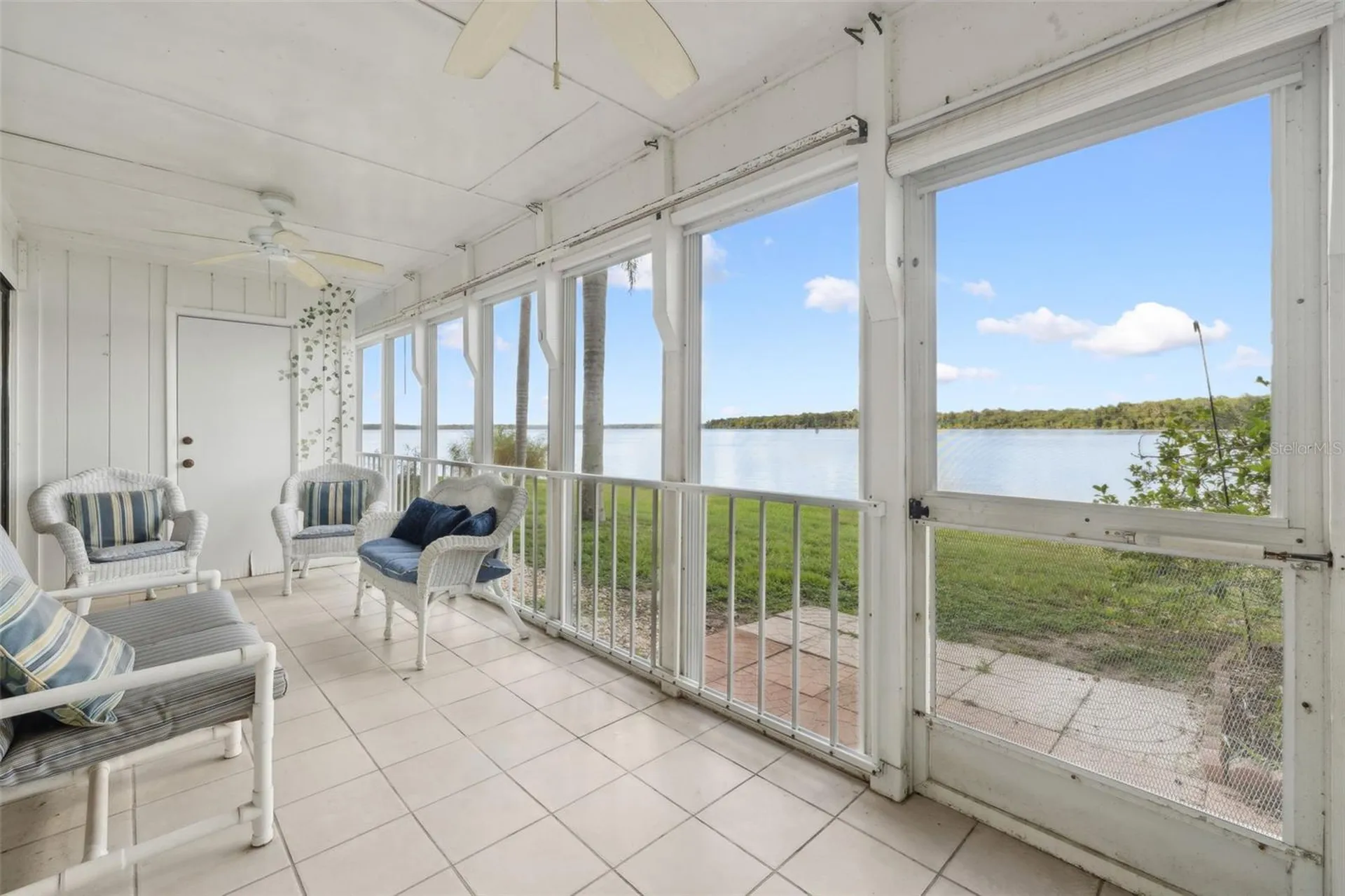 125 River Bend Place Welaka FL 32193
