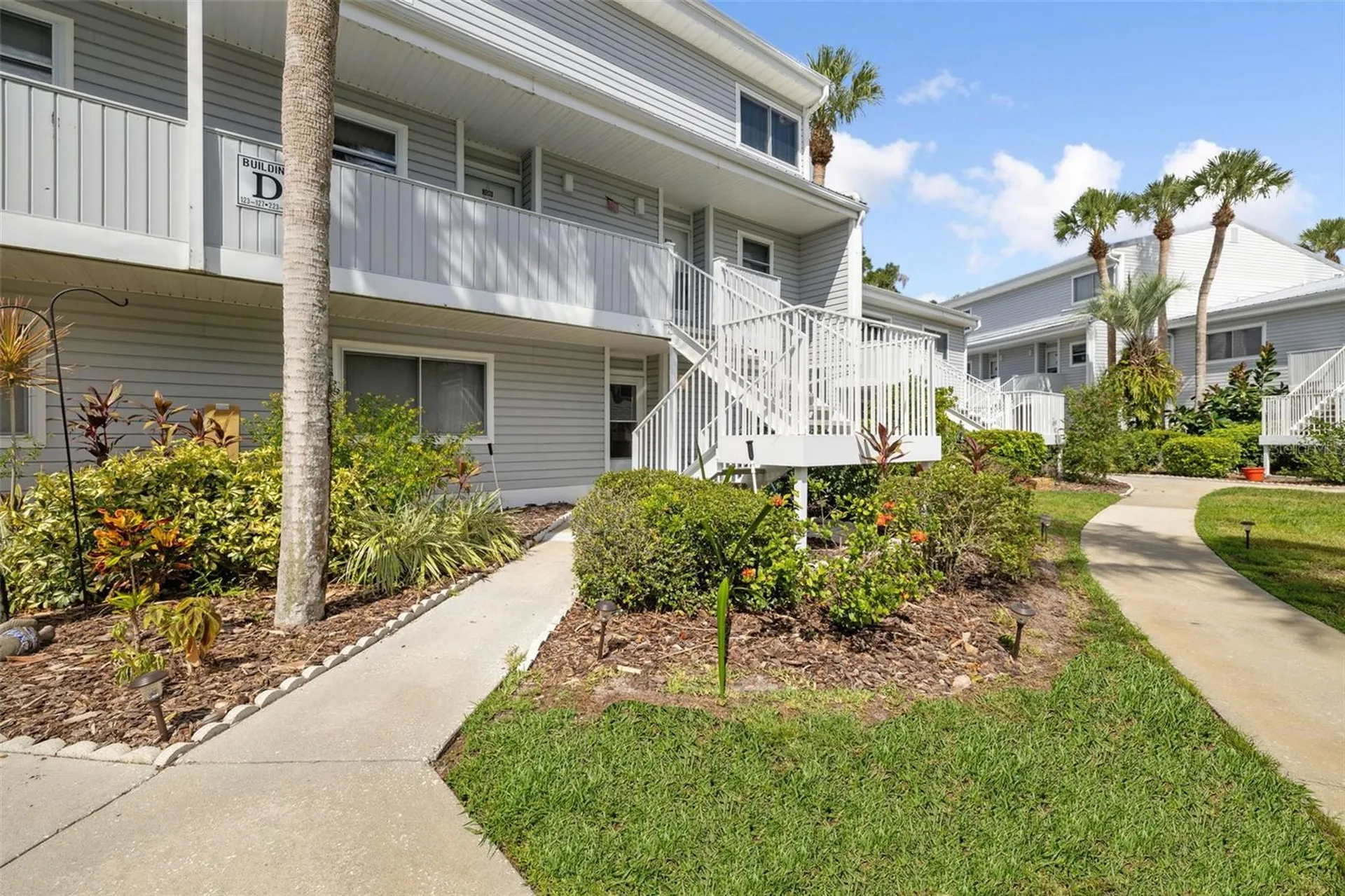 125 River Bend Place Welaka FL 32193