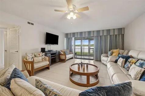 125 River Bend Place Welaka FL 32193
