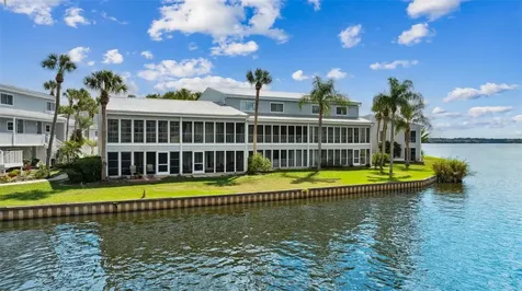 125 River Bend Place Welaka FL 32193