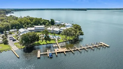 125 River Bend Place Welaka FL 32193