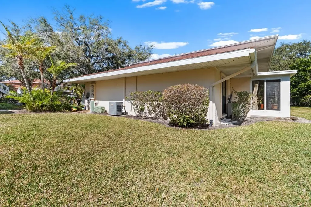 324 Knottwood Court Sun City Center FL 33573