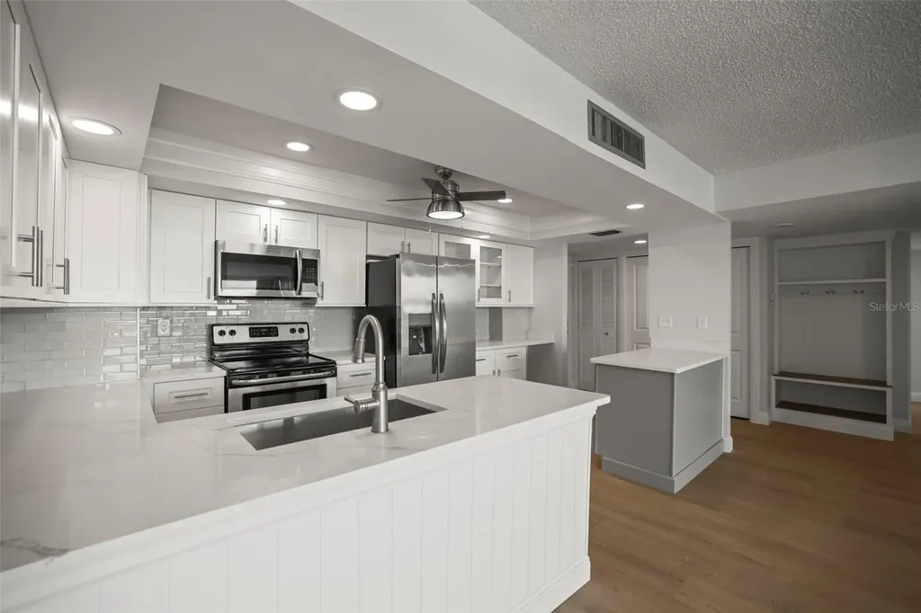 400 Island Way Clearwater Beach FL 33767