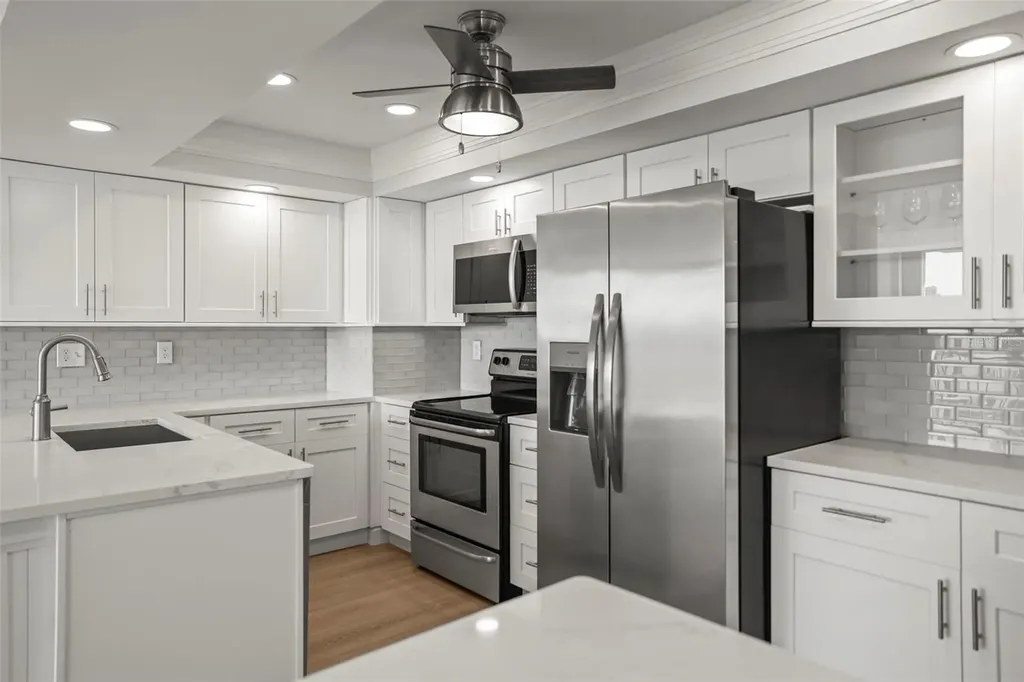 400 Island Way Clearwater Beach FL 33767