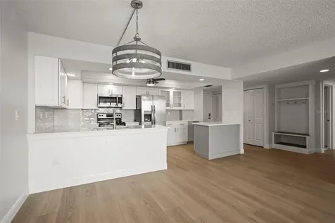 400 Island Way Clearwater Beach FL 33767