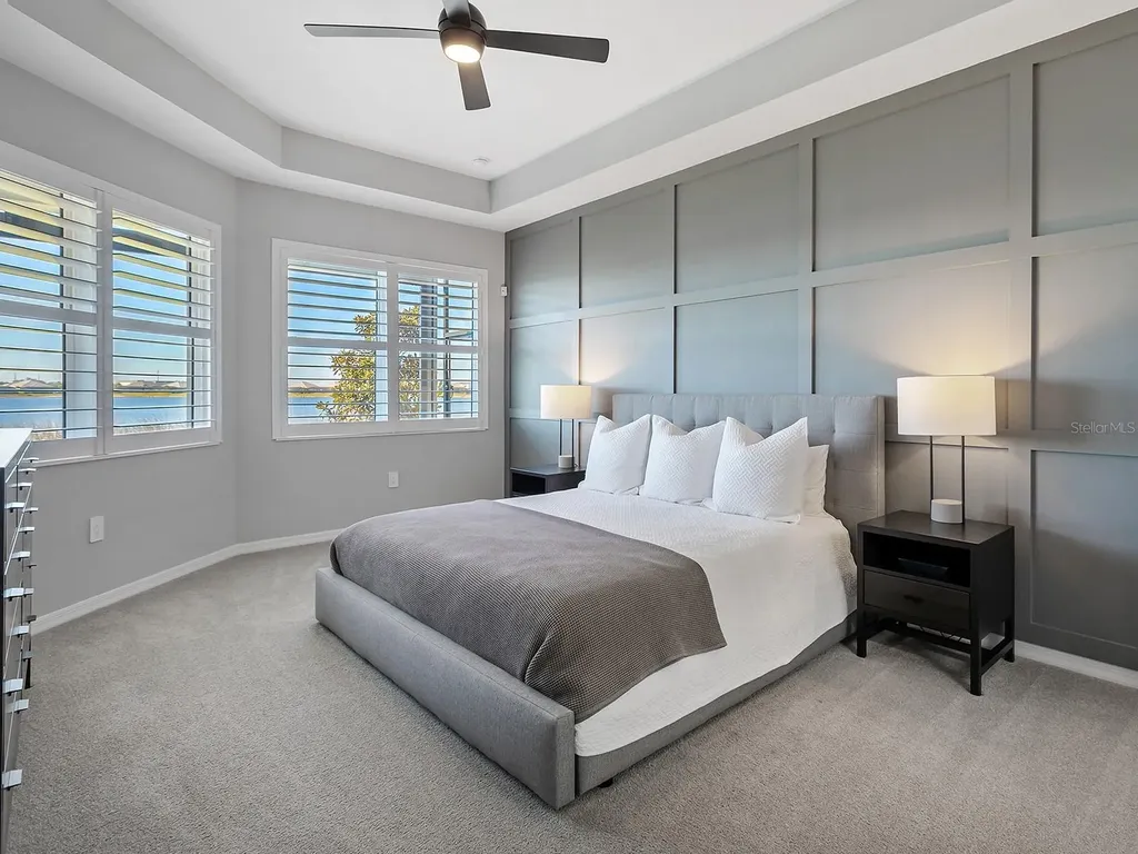 913 Crosswind Avenue Sarasota FL 34240