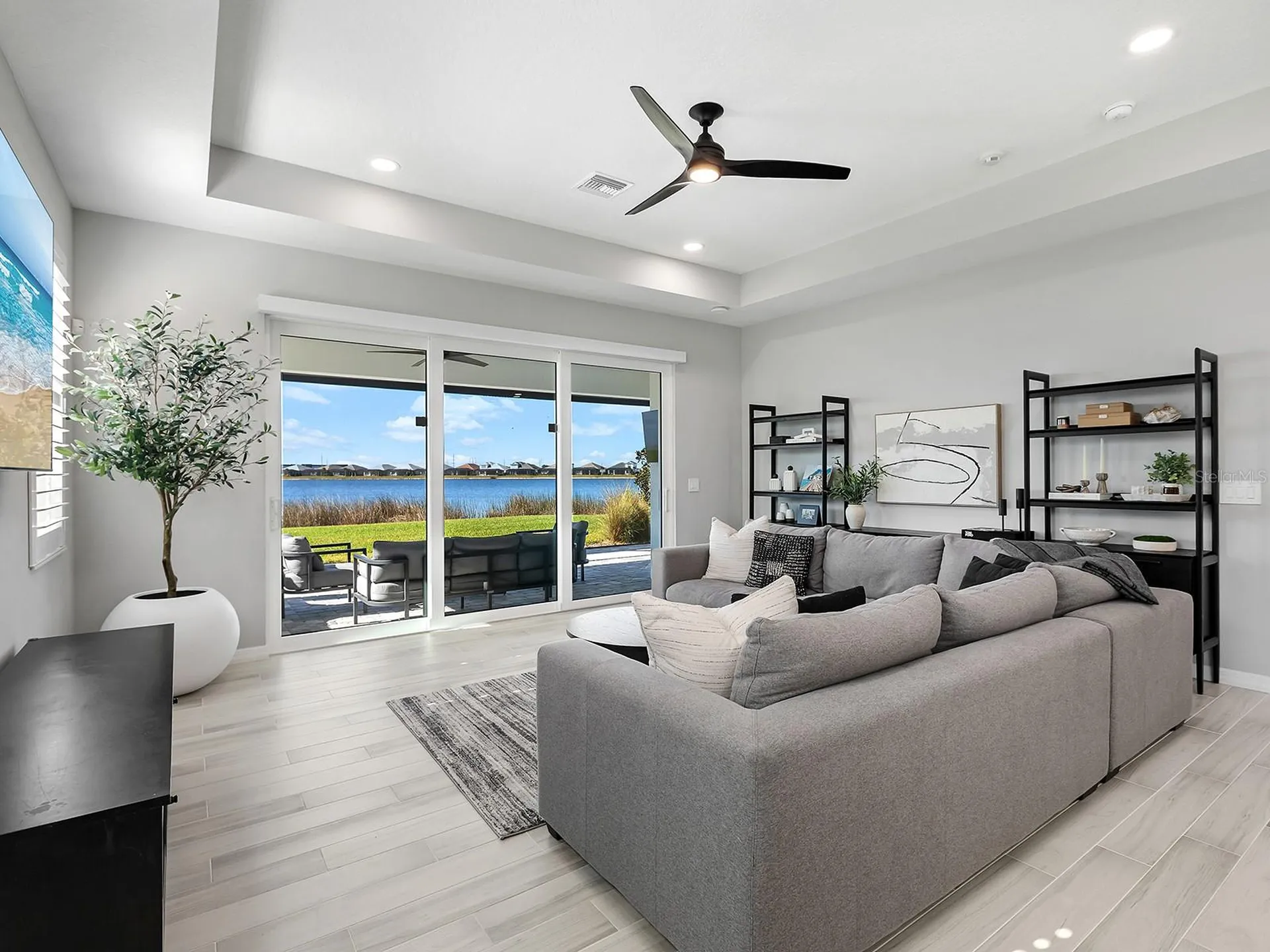 913 Crosswind Avenue Sarasota FL 34240