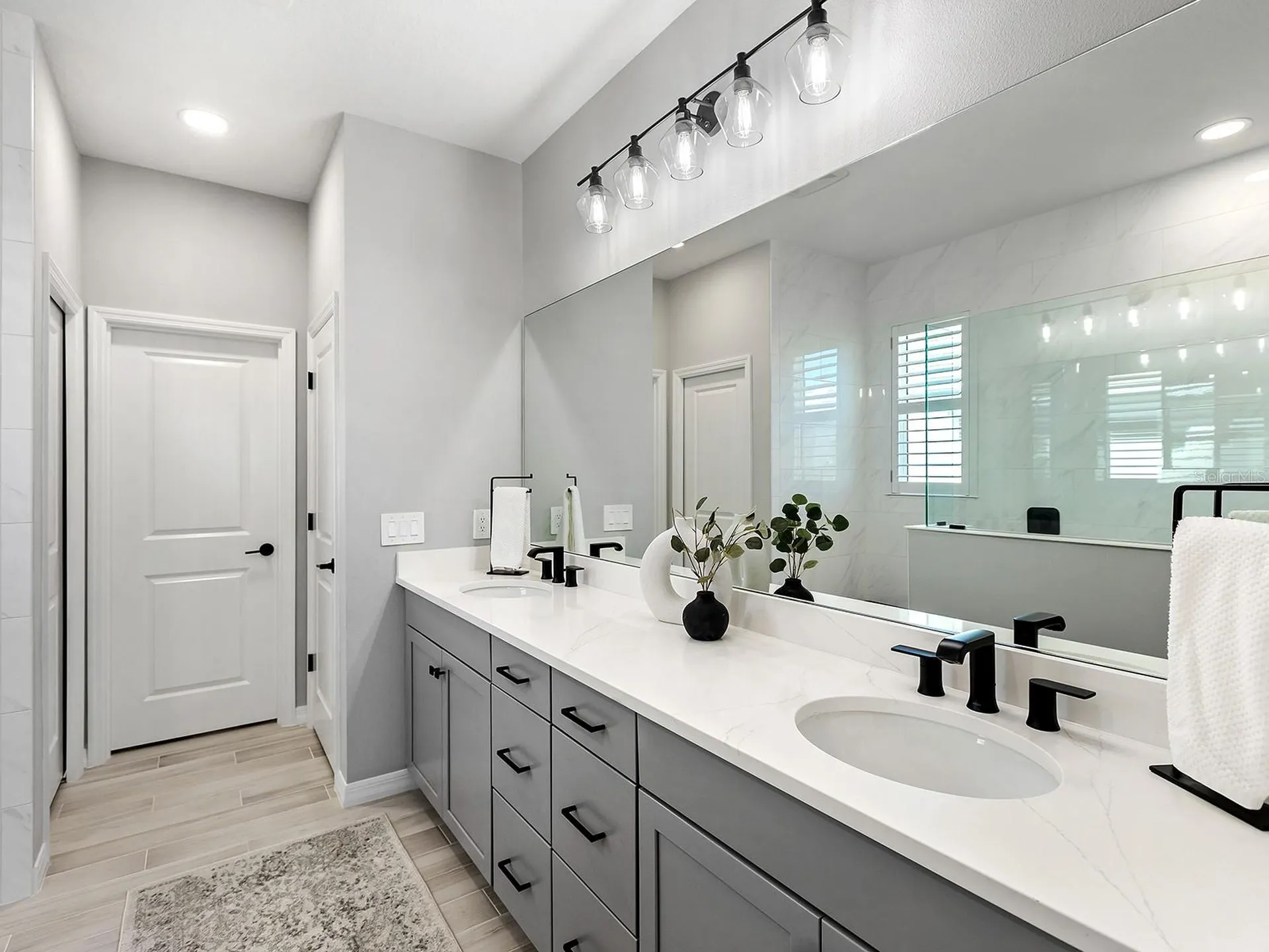 913 Crosswind Avenue Sarasota FL 34240