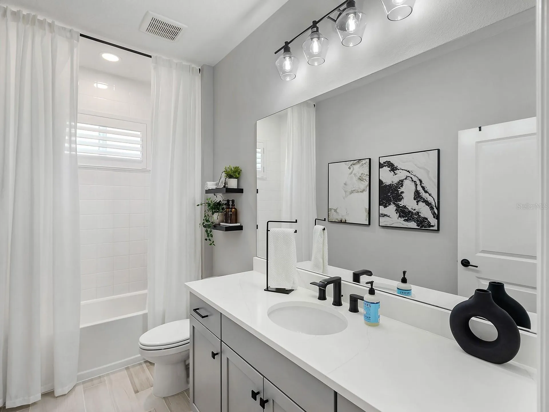 913 Crosswind Avenue Sarasota FL 34240