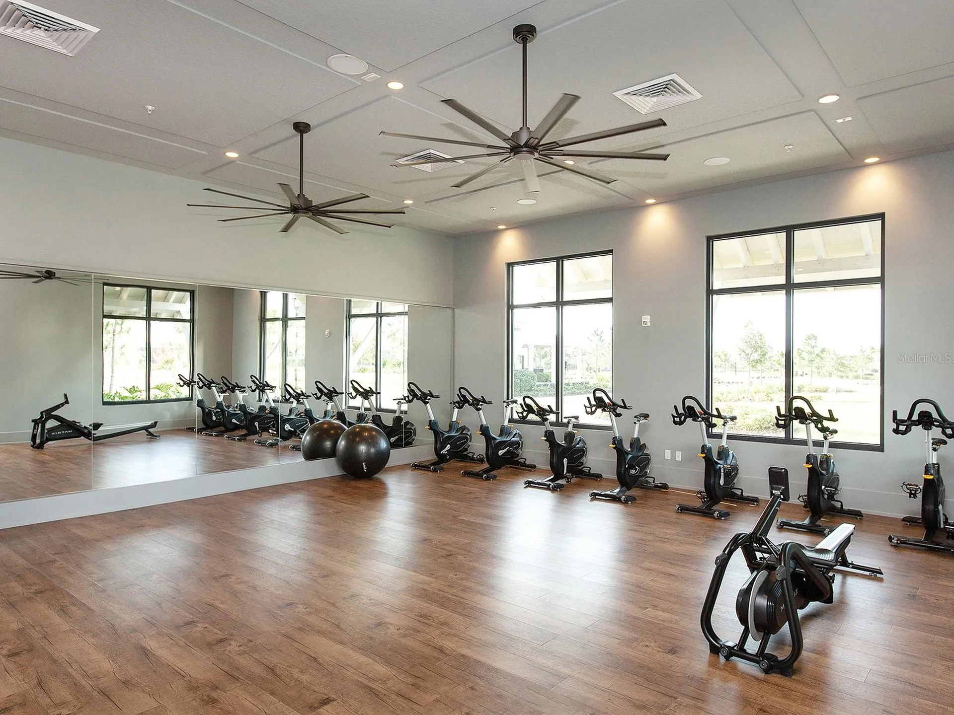 913 Crosswind Avenue Sarasota FL 34240