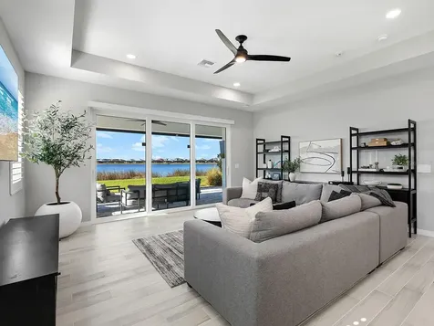 913 Crosswind Avenue Sarasota FL 34240