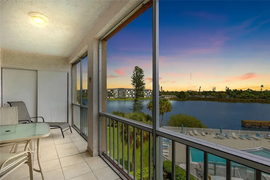 3959 Lake Bayshore Drive Bradenton FL 34205