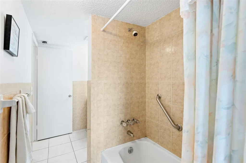 3959 Lake Bayshore Drive Bradenton FL 34205