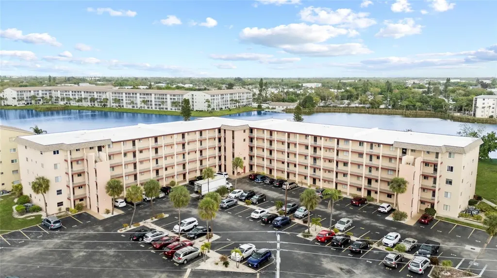 3959 Lake Bayshore Drive Bradenton FL 34205
