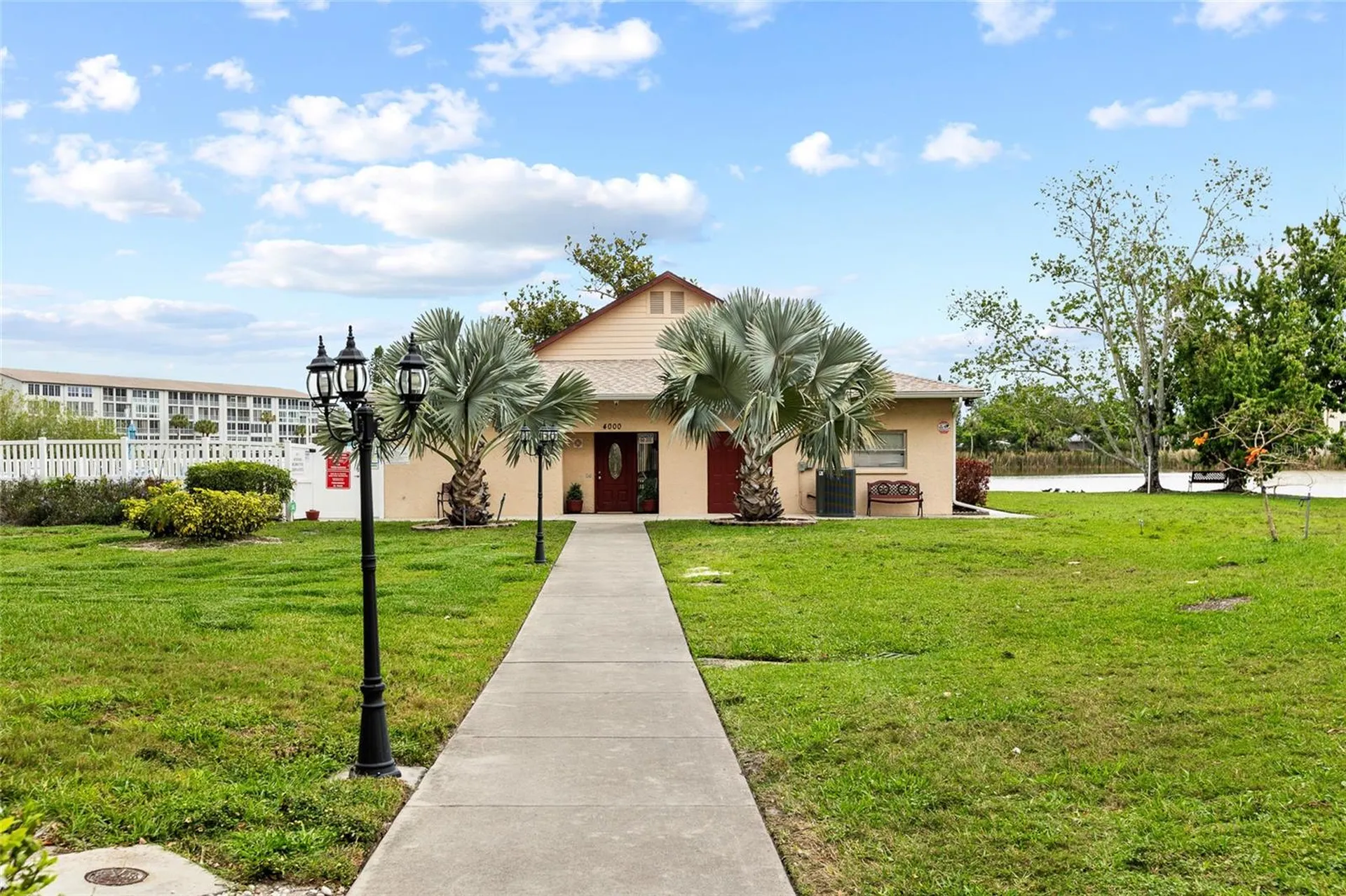 3959 Lake Bayshore Drive Bradenton FL 34205