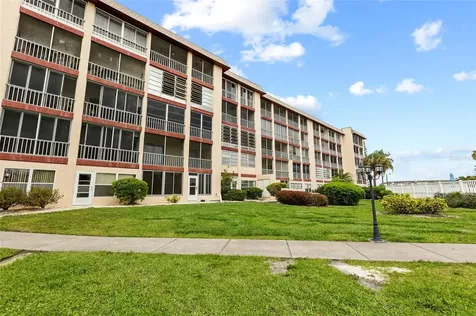 3959 Lake Bayshore Drive Bradenton FL 34205