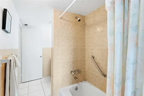3959 Lake Bayshore Drive Bradenton FL 34205