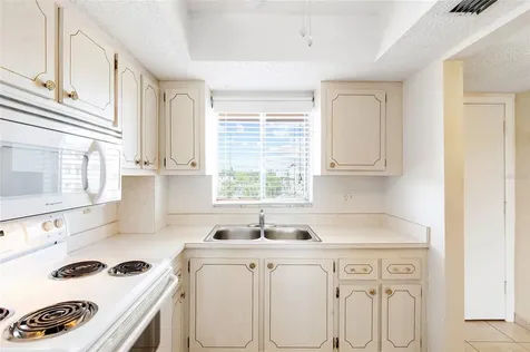 3959 Lake Bayshore Drive Bradenton FL 34205