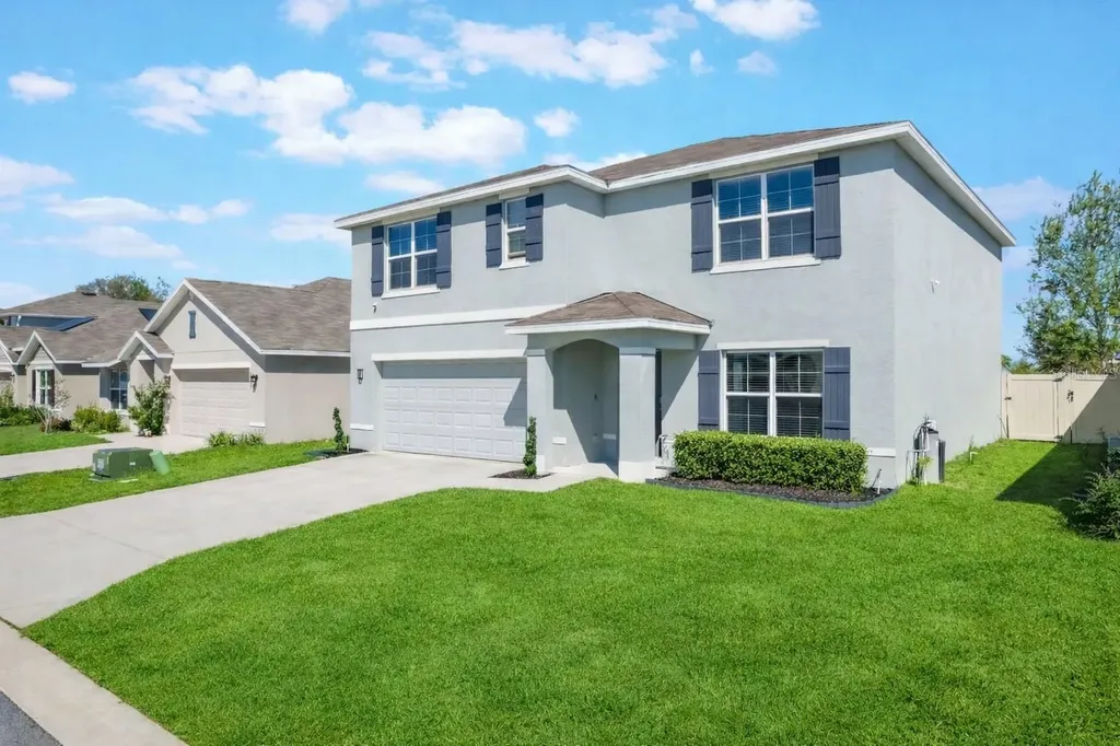 8595 Triumph Circle Wildwood FL 34785