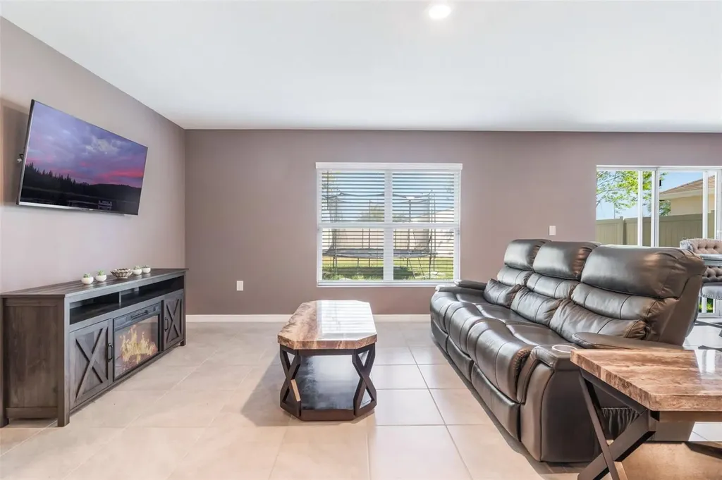 8595 Triumph Circle Wildwood FL 34785