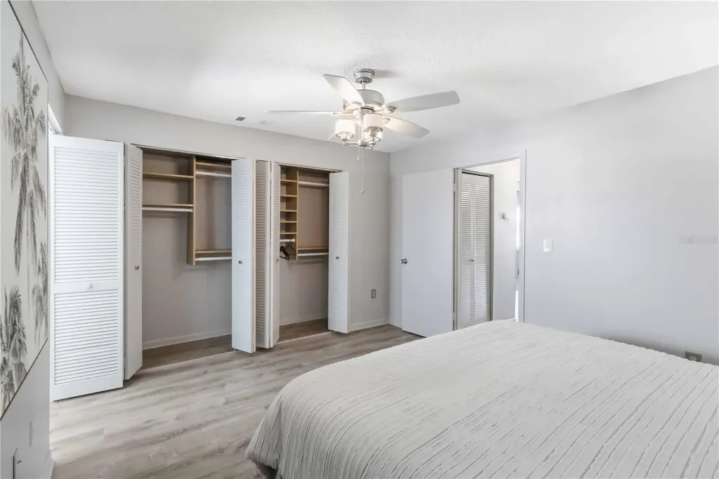 5257 81st Lane N St Petersburg FL 33709
