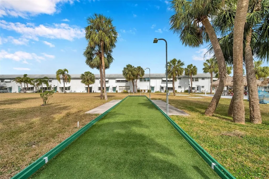 5257 81st Lane N St Petersburg FL 33709