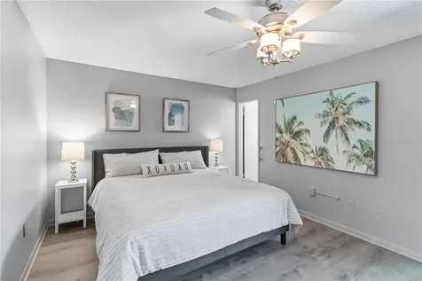 5257 81st Lane N St Petersburg FL 33709