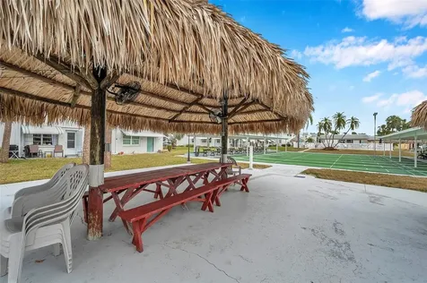 5257 81st Lane N St Petersburg FL 33709