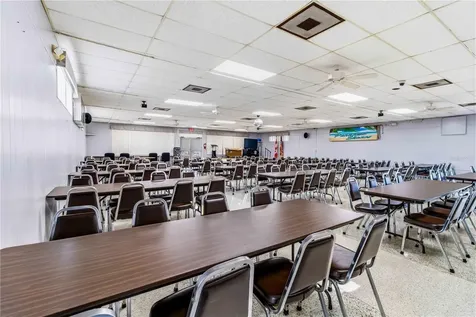 5257 81st Lane N St Petersburg FL 33709
