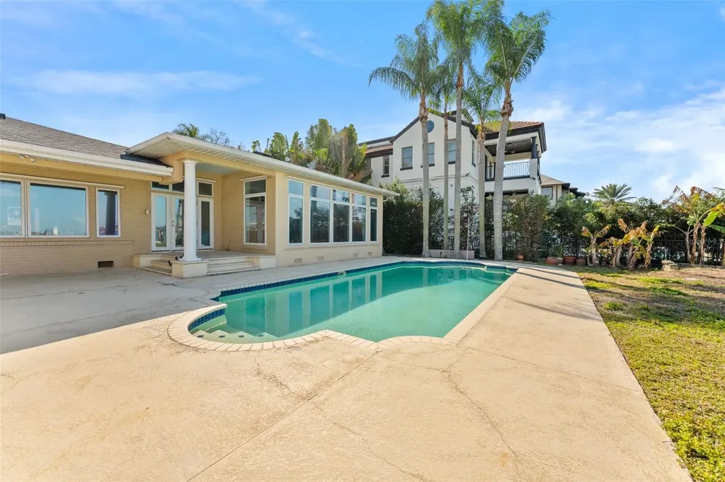 62 Adalia Avenue Tampa FL 33606