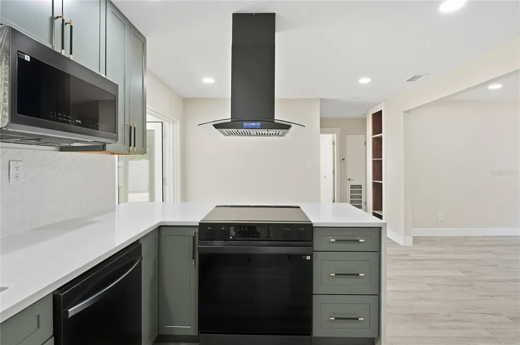 3223 1st Avenue W Bradenton FL 34205