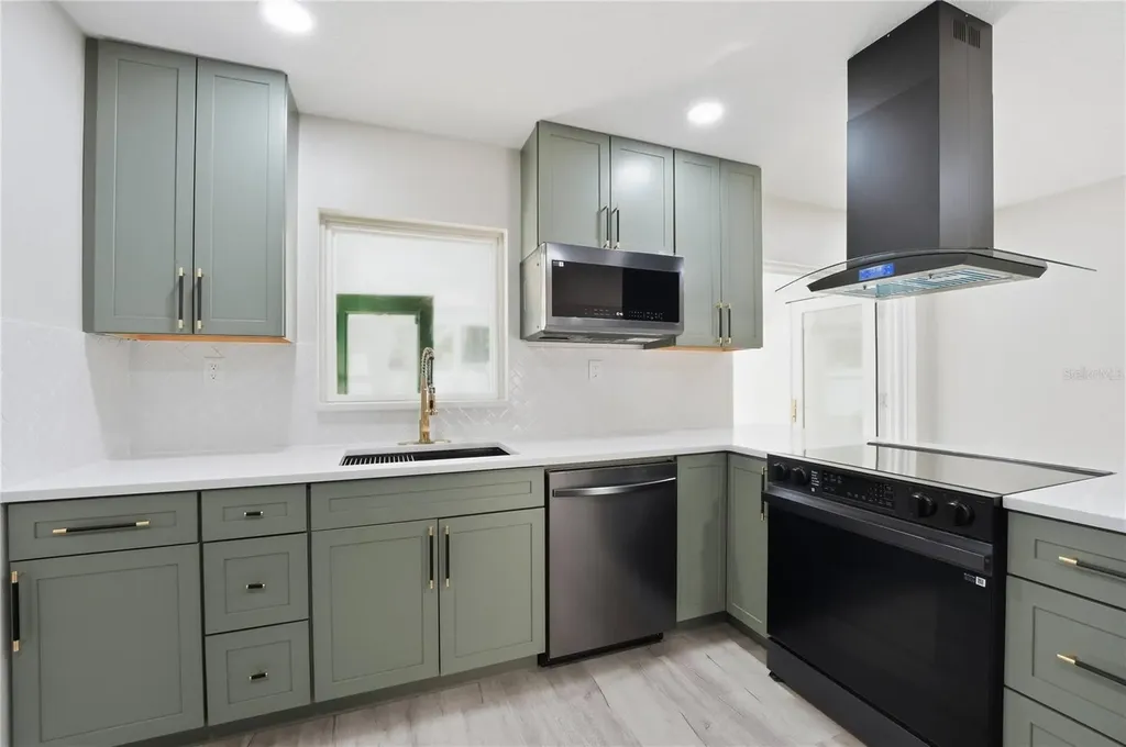 3223 1st Avenue W Bradenton FL 34205