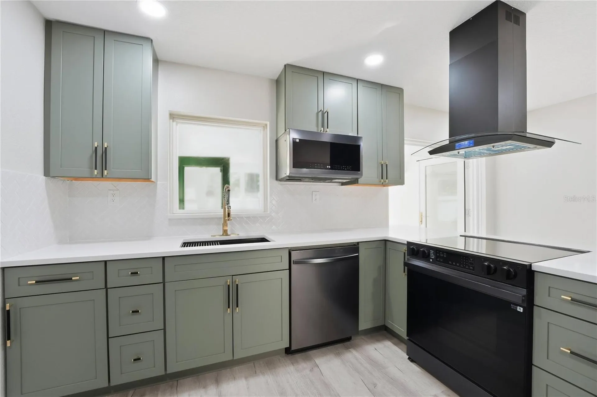 3223 1st Avenue W Bradenton FL 34205