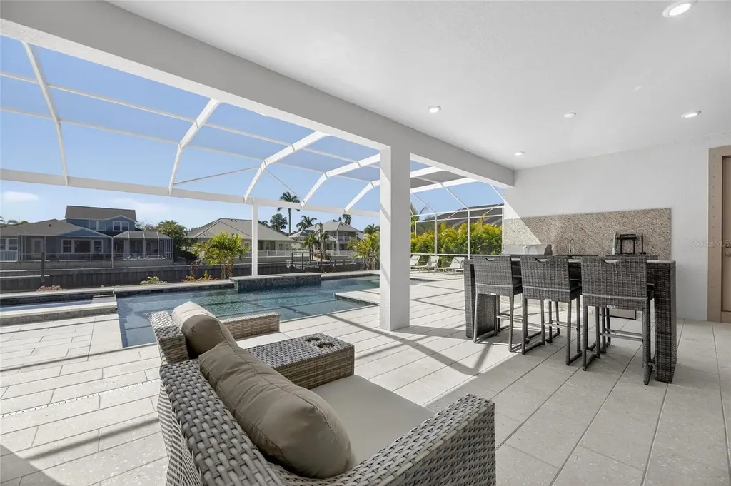 994 Signet Drive Apollo Beach FL 33572