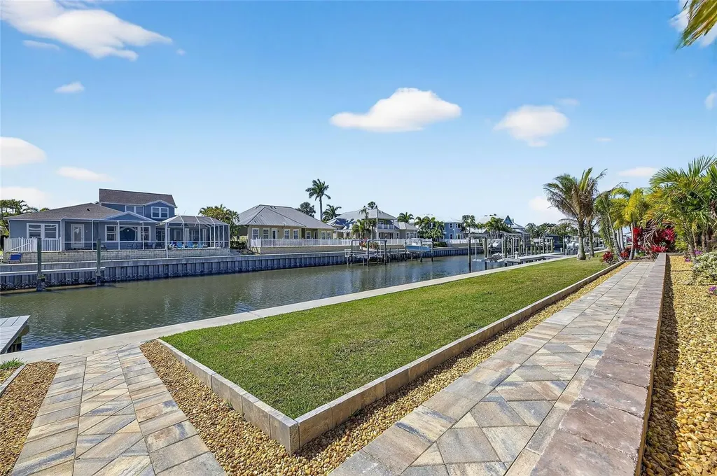 994 Signet Drive Apollo Beach FL 33572
