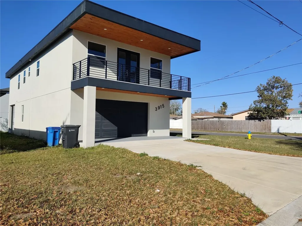 3915 W Robson Street W Tampa FL 33614