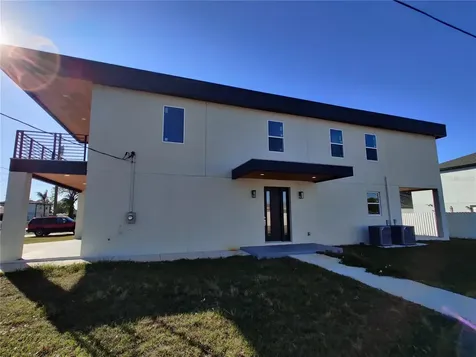 3915 W Robson Street W Tampa FL 33614