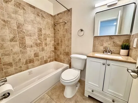 5601 62nd Way N St Petersburg FL 33709