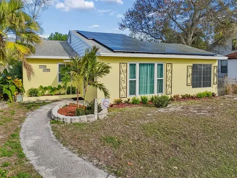 1027 15th Street N St Petersburg FL 33705