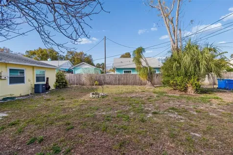 1027 15th Street N St Petersburg FL 33705