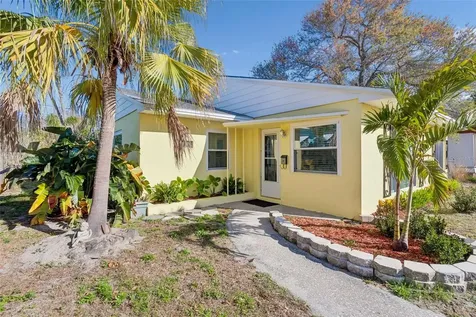 1027 15th Street N St Petersburg FL 33705