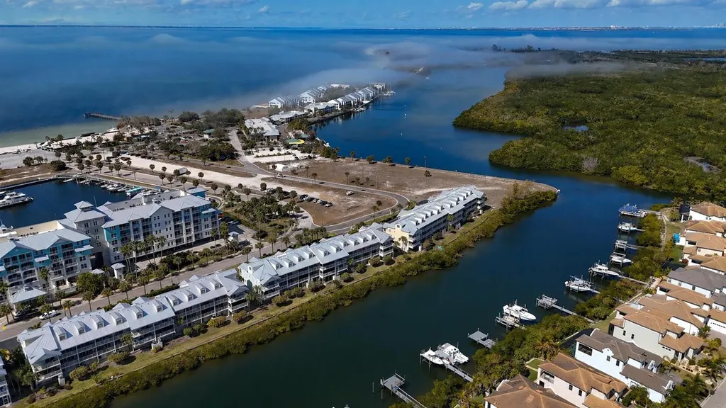 547 Bahia Beach Boulevard Ruskin FL 33570
