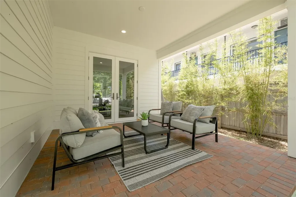 1309 17th Avenue N St Petersburg FL 33704