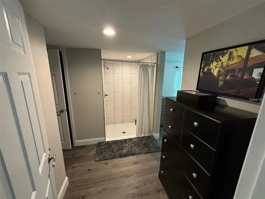 2007 E Henry Avenue Tampa FL 33610