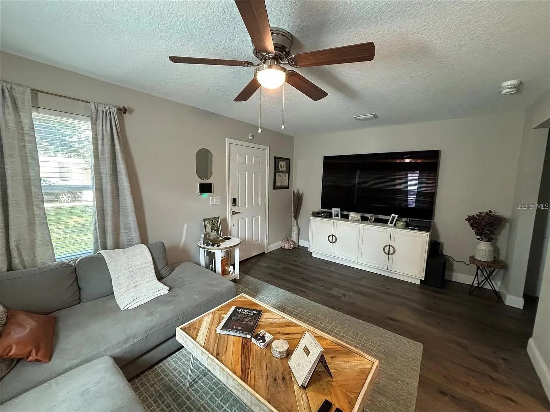 2007 E Henry Avenue Tampa FL 33610